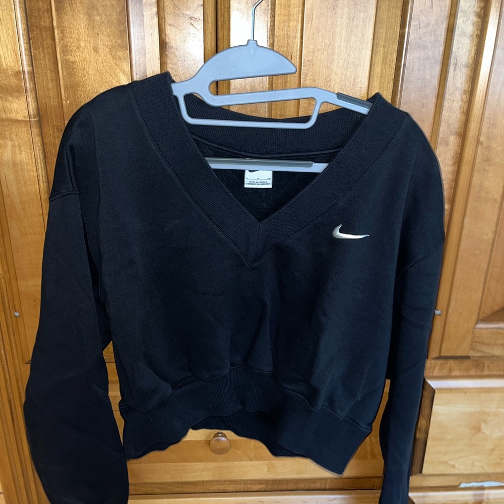 Cropped Nike V Neck Sweatshirt